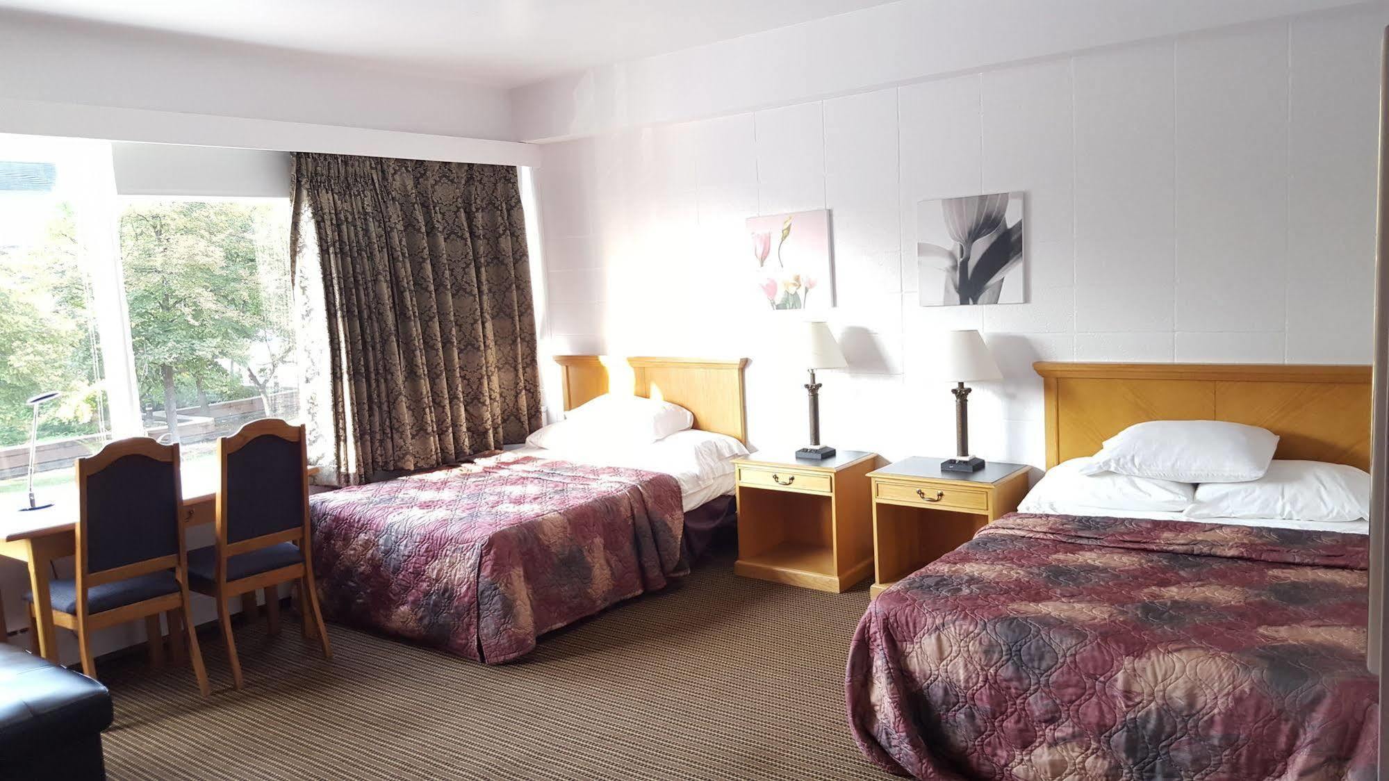 Hotel Royal Plaza Winnipeg Extérieur photo